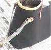 2022女性のための豪華なショルダーバッグデザイナーハンドバッグ花と女性用の手紙の豪華なハンドバッグクラッチトートバッグ財布と財布