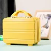 Mini Travel Hand Bagage Cosmetic Case Små bärbar bärfisk Gullig resväska för smink multifunktionell lagringsorganisatör 220315