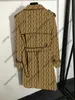 2022 Otoño para mujer gabardinas diseñador de lujo Mujeres Cazadora Chaqueta con estampado de letras dobles Cinturón suelto Abrigo Mujer Casual de doble botonadura Trenchs largos