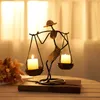 Nordic Metal Candlestick Home Decoration Résumé Caractère Sculpture Décor Decor Handmade Figurines Holder Gift 220628