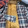 Mannen Jassen Katoen Flanel Shirt Jas met Capuchon Heren Lange Mouw Gewatteerde Gevoerde Plaid Jas Button Down Dikke Hoodie Uitloper Y2302