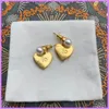 Retro örhängen kvinnor mode örhänge hjärtbokstäver designer smycken guld pärlören studs kvinnliga akessorier för fest bröllop d225093f