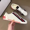 Mens designer skor brev tryckt lyx mode casual svarta män sport sneakers hög kvalitet verklig bild mkjkl00044