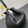 Bottegavenetas tourne le sac tissé tissé en cuir authentique Luxurys Designers High épaule sacs à main en cuir weavewwq ouky