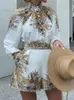 女性エレガント2ピースセット花柄のスタンドカラーボタン長袖トップとショーツスーツオフィスレディヴィンテージブラウス衣装220817