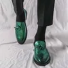 Nya brittiska street mode tasslar brogues oxford klänningskor för män moccasins bröllop prom homecoming skor zapatos hombre