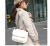 حقائب مصممة عالية الجودة Women Yvessl جديد كتف كتف Crossbody Chain Bag Leather Leather Carty Hand Handbag Retro Square Flap Totebag