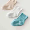 CouplesParty Herbst Winter Baumwolle Baby Boden Socken Für Junge Mädchen Antislip Boot Nette Streifen Socke Gummi Griffe Frühling Kinder Kleidung j220621