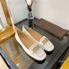 2022 cadena hebilla cabeza cuadrada pequeños zapatos individuales Retro de gama alta para mujer Doug zapatos ocio mocasines tamaño 35-39