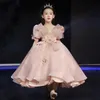 2022 Sevimli Prenses Çiçek Kızlar Düğün için Düğün Omuz Uzun Sapatlı Pembe Dantel Boncuklar Tül Kabarık Ruffles Party Çocuklar için Doğum Günü Kız Pageant önlükleri