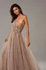 Champagne A-line Prom Dresses Sexy Bateau Neck senza spalline in pizzo con paillettes Vita alta senza maniche Appliques Elegante Sweep Train Abiti da cerimonia da sera Abiti da ragazza