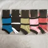 Calzini alla caviglia multicolori con etichette in cartone Cheerleader sportive Calzino corto rosa nero Sneaker da skateboard sportiva in cotone da donna per ragazze