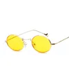 Solglasögon Klassisk minimalistisk designer 2022 Fashion Sun Glasögon för män och kvinnor Oval Metal Frame unisex Stylish Sunglass UV400Sunglasses