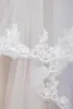 Stock Mode Brautschleier mit Kämmen Ellbogenlänge kurze Spitzen Applikationen Schleier Hochzeitszubehör CPA1437 B0523