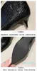 Klänningskor Pointy V Neck patentläder ensamstående kvinnor höga klackar fjäder mångsidig retro chunky zapatos de mujer svart