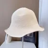 Brede rand hoeden zon hoed vrouwen uv bescherming zomer stro pearl floppy strand accessoire ademende pet voor outdoor vakantie luxe breed
