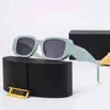2023 Lunettes de soleil Designer Classic Eyeglass Goggle Outdoor Beach Sun Sunes For Man Woman Mix Color Facultatif Triangulaire Signature Boîte originale