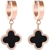 Eenvoudige ontwerp Clover Charm Earring rose goud titanium stalen huggie oorbellen sieraden voor vrouwen