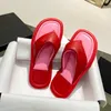 Ontwerpers Vrouwen Sandalen Luxe Lederen Platte Platform Slippers Dame Slippers Zomer Mode Gedrukt Slides Strand Vrijetijdsschoenen NO357