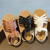 Été enfant en bas âge enfants bébé sandales tissées pour petites filles garçon noir marron école décontractée chaussures de plage plates 1 2 3 4 5 6 ans nouveau G220523