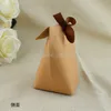100pcs Kraft Paper Triangle Gift Sagming Bags Anniversary Party Candy Candy Caixa de chocolate única e bonita Design 3Colors
