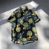 Mäns avslappnade skjortor män skjorta ärm kawaii hawaii tryck kort monterad anime manga kläder lösa trendiga toppmens