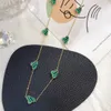 Ny stil designer kvinnor halsband choker kedja 18k guld pläterad rostfritt stål halsband sju blommor hänge bröllop smycken acc212r