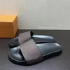 10A Zapatillas de cuero con tachuelas de la más alta calidad, sandalias para hombres y mujeres, diapositivas de moda de verano para interiores, chanclas planas anchas, presentación de diapositivas con tamaño de caja EUR35-45 G1-1