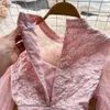 Frühling Sommer Süße Aushöhlen Spitze Rosa Kleid Frauen Oansatz Flare Hülse Rüschen Emboridery Jacquard Kleid 2022