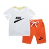 Set sportivi estivi da basket Stampa T-shirt per bambini Pantaloncini a maniche corte 2 pezzi Abbigliamento sportivo per bambini Ragazzi Ragazze Cotone Casual