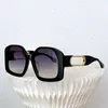 2022 디자이너 선글라스 F 홈 New Fashion Hollow Sunglasses 다리가 같은 선글라스 Fol028V1RF 스타입니다.