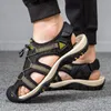 Sandallar El Yapımı Nefes Alabilir Mesh Moda Konforlu Yumuşak Aşınma Dayanıklı Kayma Olmayan Erkekler Plaj Ayakkabıları Boyut 38-48Sandals