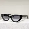 MY CAT SUNGLASSES Z1610 features a classic narrow retro shape and unique geometric lines Accessory from the Spring Summer 2022 Cruise collection with original box