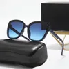 Lettere laterali Designer Polarizzato Designer Occhiali da sole da donna Uomini di lusso occhiali da sole Viaggio da viaggio Sunproof Adumbral Beach Sunglass