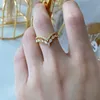 100％925スターリングシルバーデザイナーリングの結婚指輪の三角形の王女5a立方ジルコニア18kゴールドリング女性エンゲージメント友人ギフトジュエリーボックスサイズ5-9