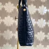 Bolso de mano grande Bolso de compras acolchado Hombro Cuero genuino Axilas Mujeres Bolsas de transporte Bolsos de gran capacidad Monedero Venta caliente Nuevo lanzamiento para primavera y verano