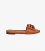 Модные сандалии-тапочки люксовых брендов для женской обуви на плоской подошве F-Baguette металлик Кожаные сандалии Baguette Slide в серебристо-коричневом цвете с коробкой 35-42