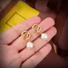 Hoops oorbellen met doos Fashion Simple Pearl Earring Dames sieraden Luxurys Designer oorbellen Letter F Stud Earring Groothandel D2206094Z