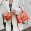 Роскошные женские оранжевые желтые партия клапанки мешок камень узор из искусственной кожи сумки цепь цепь скрещивание сумка дизайнер маленькая сумочка