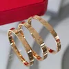 كارتي الحب سوار الحب الأساور مصمم banglets braclets للإنسان أسوار شارة الرجل رجال براكليت هومبري bracciale uomo bracciali braccialetto pulseras