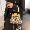 럭셔리 여성 핸드백 패션 레오파드 클러치 어깨 가방 여성을위한 우아한 작은 토트 디자이너 PU 가죽 크로스 바디 가방