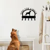 دوبرمان (الأذن الطبيعية) وقت المشي مفتاح رف الكلب المقود المعدني فن الجدار المعدني