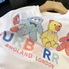 22SSチャイルドデザイナー服Bearsレター子供の子供半袖Tシャツプリントショーツセットスーツブランド男の子服綿ティーブラックホワイト