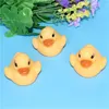 Mini Canard Clignotant LED Jouet Lumineux Bébé Bain Jouets Enfants Baignoire Lumineux Canards Flottants 967 D3