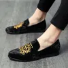 Wedding Dress Shoes Casual Men Loafers Big Size Lazy Peas shoes Embroidery Moccasins Suede Leather Zapatos 220321