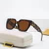 Lyxvarumärkesdesigner Solskyddsmedel Solglasögon Eleganta glasögon Fashionobjekt för Man Woman 6 Färg Valfritt med låda