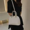 حقيبة قذيفة مصممة للنساء Crossbody أكياس أعلى جودة حقيبة اليد مع حزام السيدات الأزياء رفرف الصليب أكياس الجسم L623