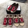 Women Sandals Luxurys 캐주얼 신발 Espadrilles Rope Sole Designers Classics 버클 금속 플랫 해변 반 슬리퍼 패션 로퍼