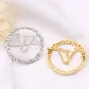 Fashion Creative Designer V Brands Diamond Set Brooches Women Wedding Party Dress Suit Gold Silver Brooch Pin Jewelry Pendant Accessories