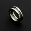 2022 Rings titanium staal liefdadigheidsversie gegraveerd b letter zwarte keramische 18k gouden smalle liefhebbers ringen us5us104276303